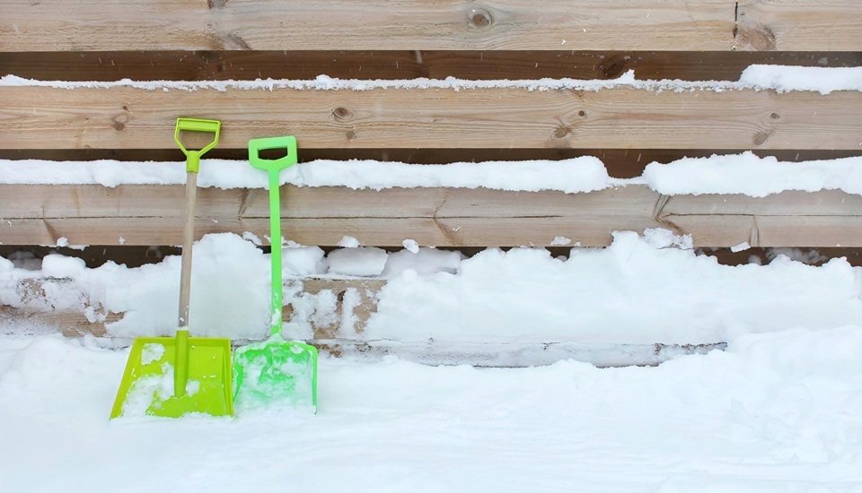 雪　スコップ